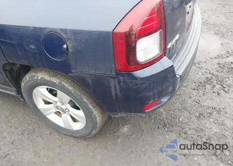 2014 Jeep Compass Latitude z USA, uszkodzony, nr VIN 1C4NJDEB2ED622653